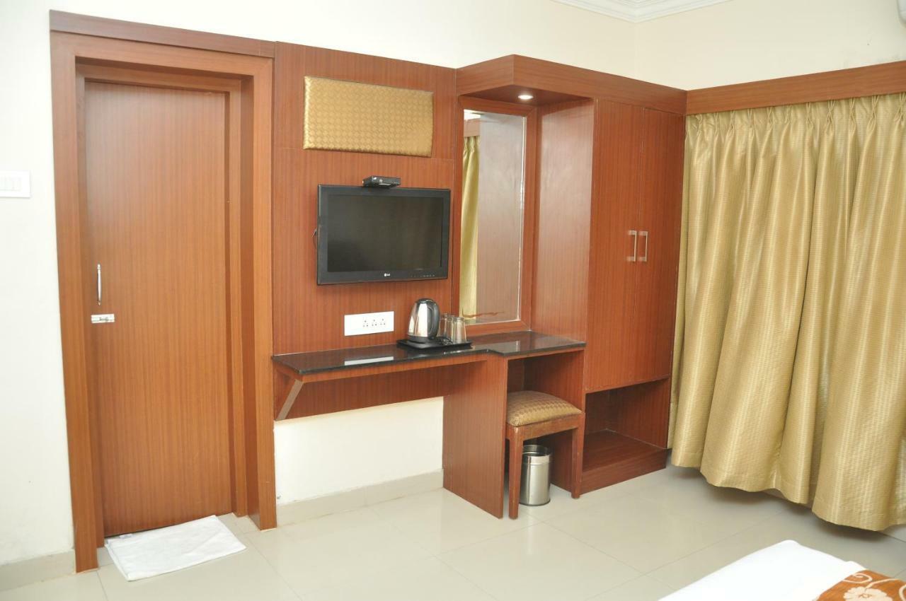 Hotel The Gopinivas Grand Kanyakumari Esterno foto